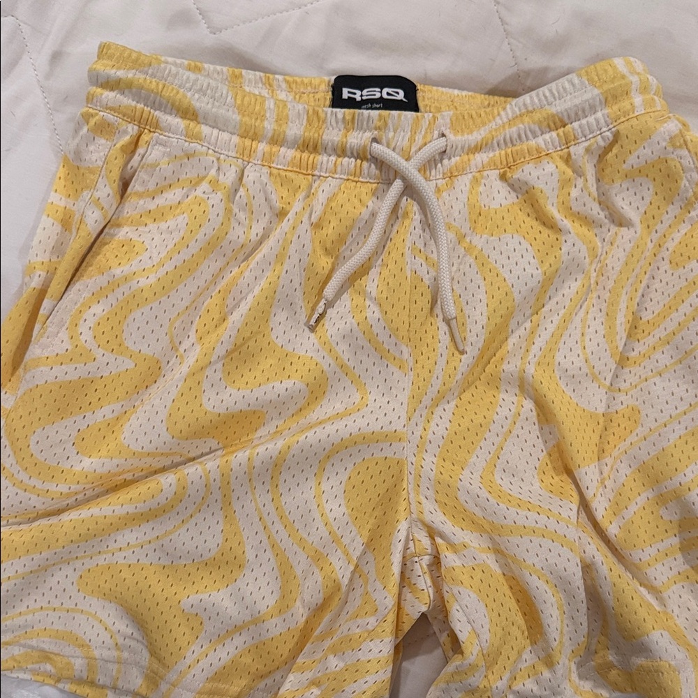 RSQ Men's Yellow and White Athletic Shorts